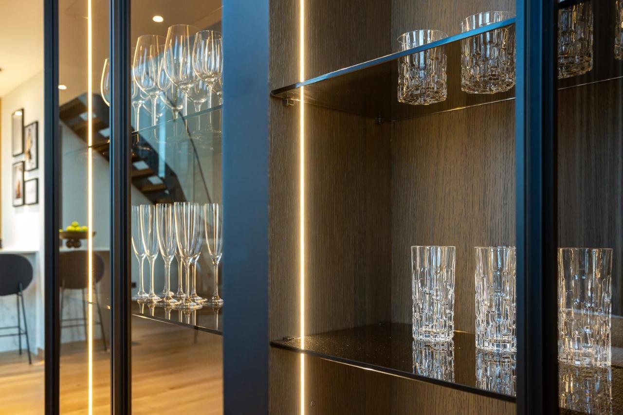 Huoneisto Elegant Seaview Penthouse 3br Ensuite Luxury Retreat With Sauna And Free Parking