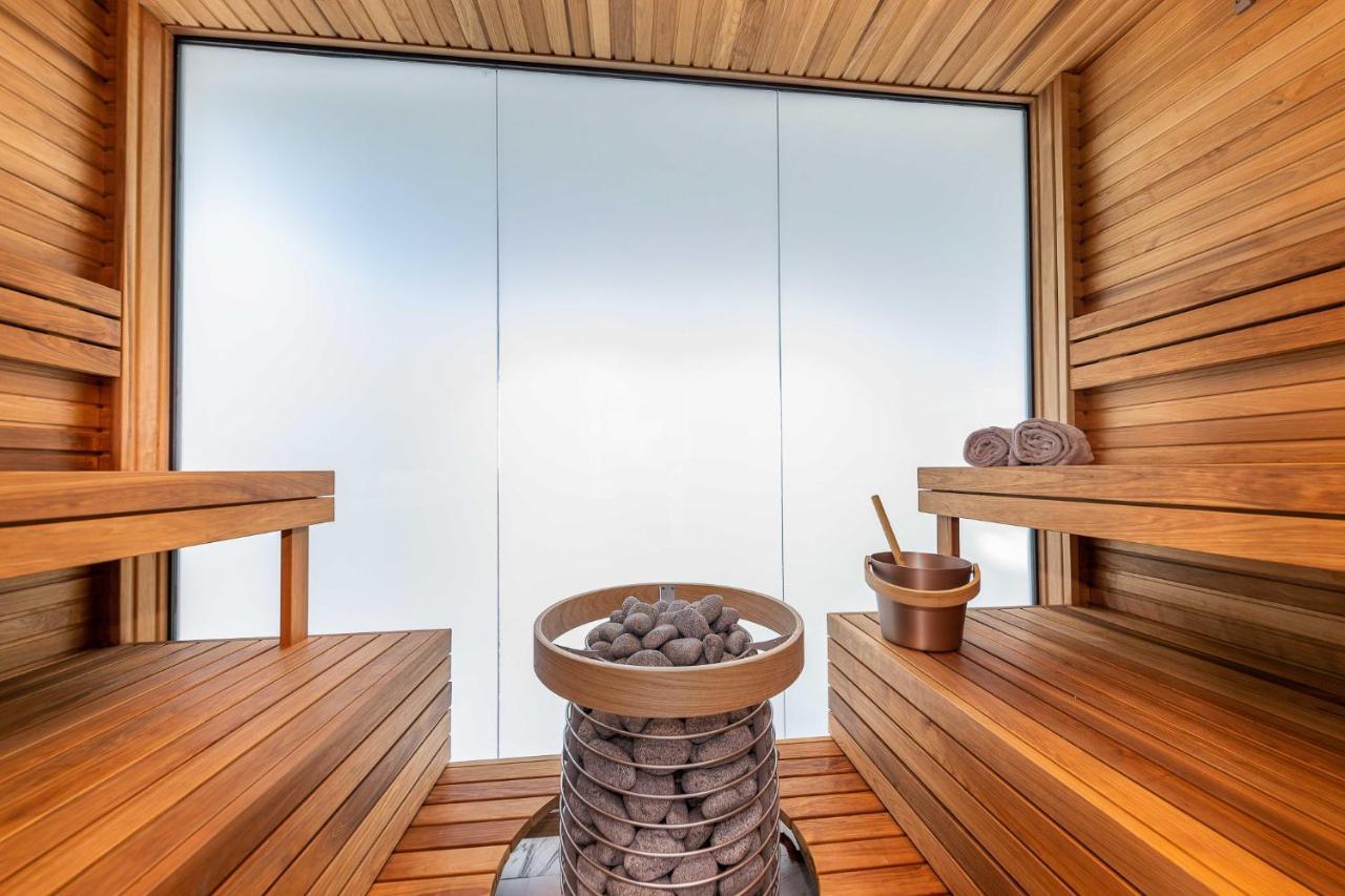 Elegant Seaview Penthouse 3br Ensuite Luxury Retreat With Sauna And Free Parking Huoneisto Tallinna