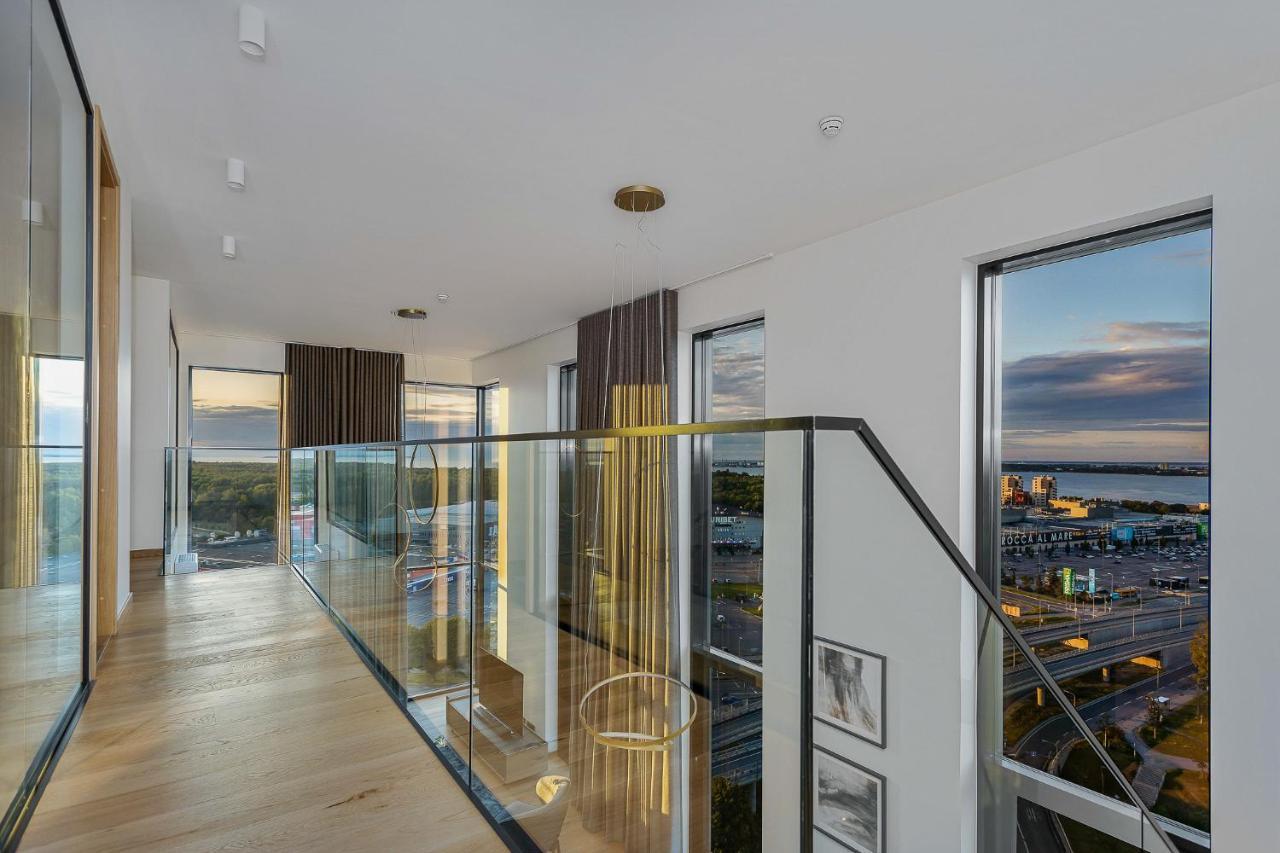 Elegant Seaview Penthouse 3br Ensuite Luxury Retreat With Sauna And Free Parking Tallinna
