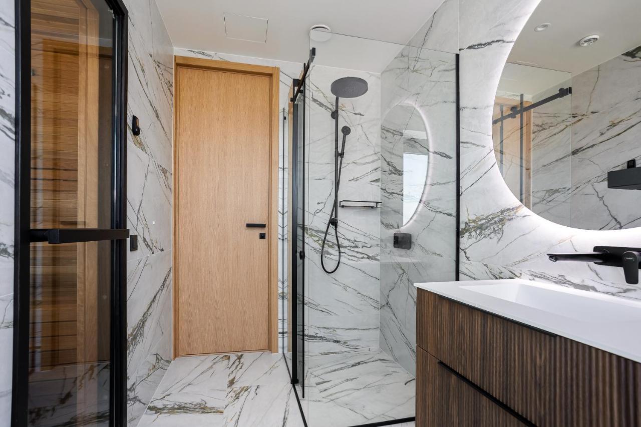 Huoneisto Elegant Seaview Penthouse 3br Ensuite Luxury Retreat With Sauna And Free Parking Tallinna