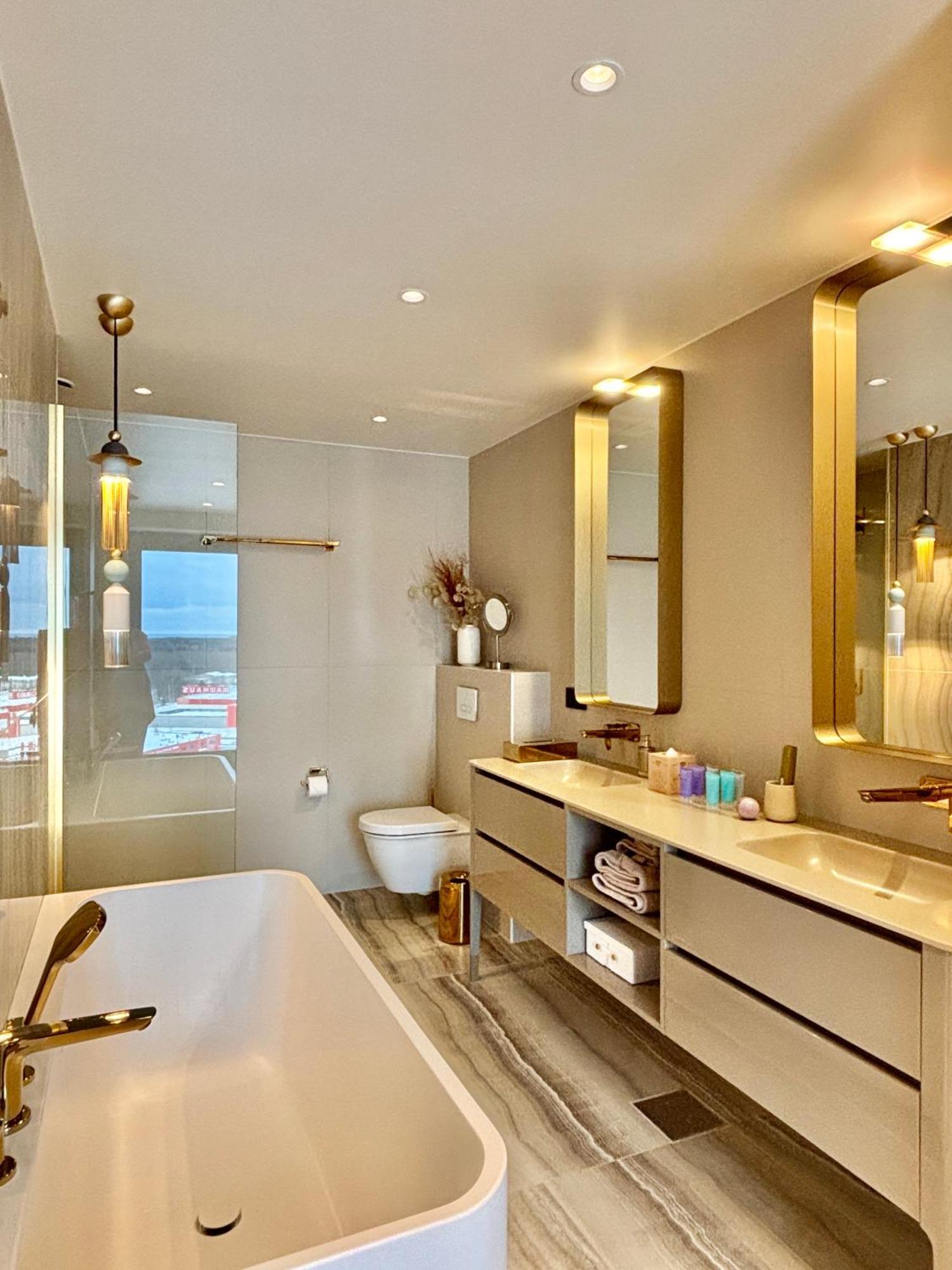 Elegant Seaview Penthouse 3br Ensuite Luxury Retreat With Sauna And Free Parking * Tallinna